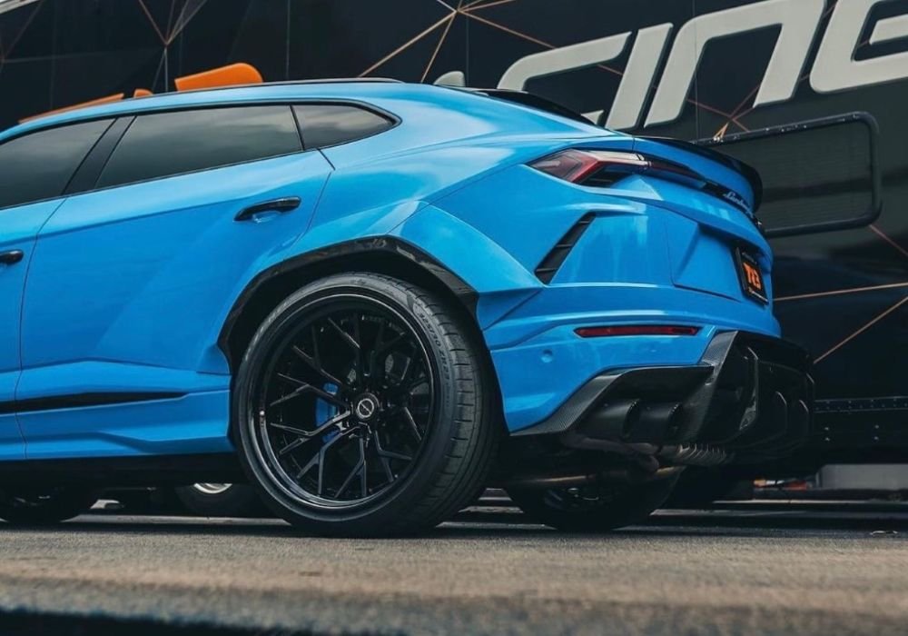 Blue Widebody Urus | Exotic Drives LA Car Rentals
